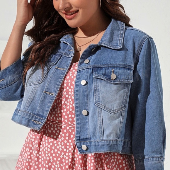 Plus Medium Wash Button 3/4 Sleeve denim Cropped Jean Jacket - Picture 2 of 4